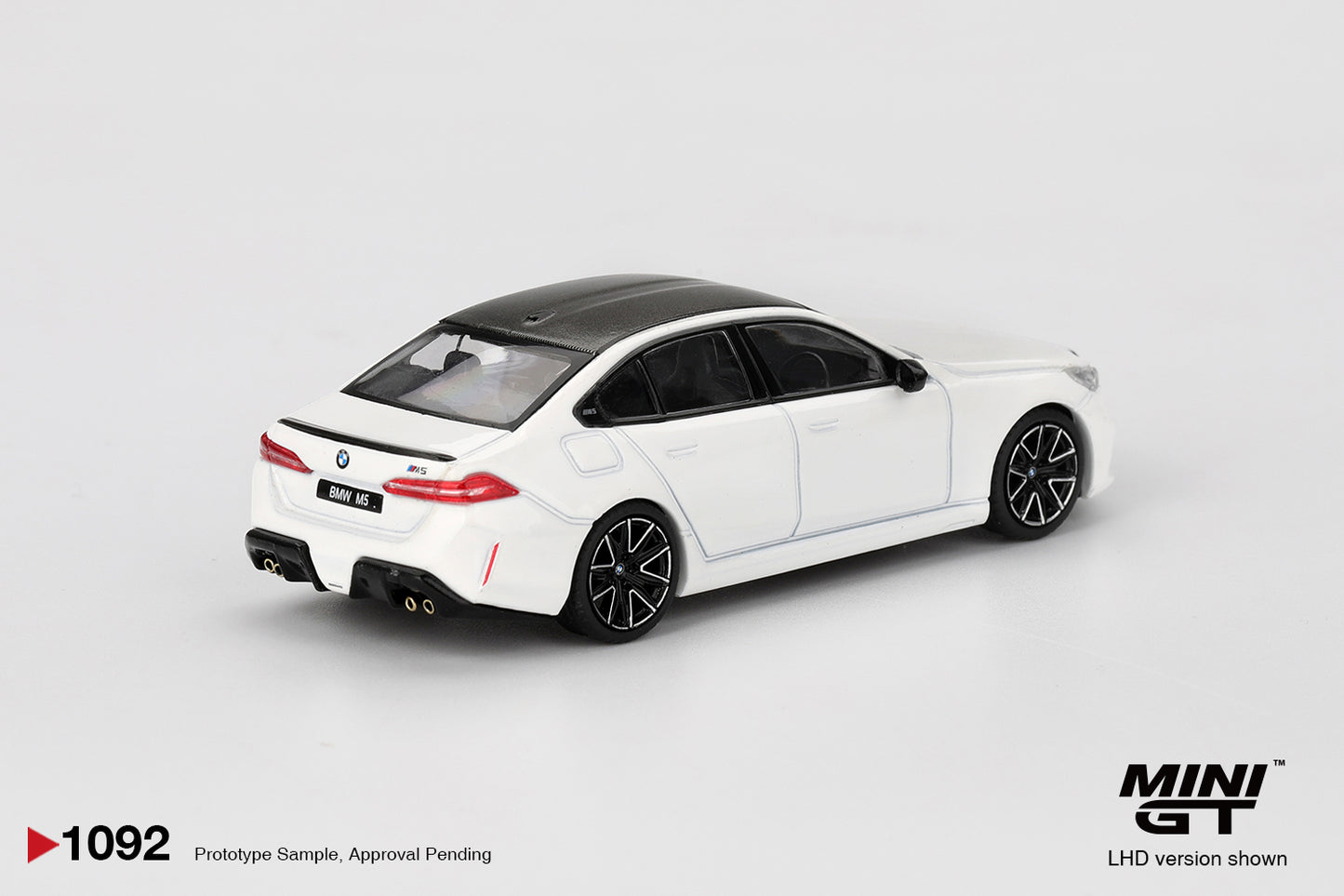 [Mocus Bán lượt mua trước] Sắp ra mắt Tháng 04/2026 mô hình xe Mini GT 1:64 BMW M5 Alpine White 1092
