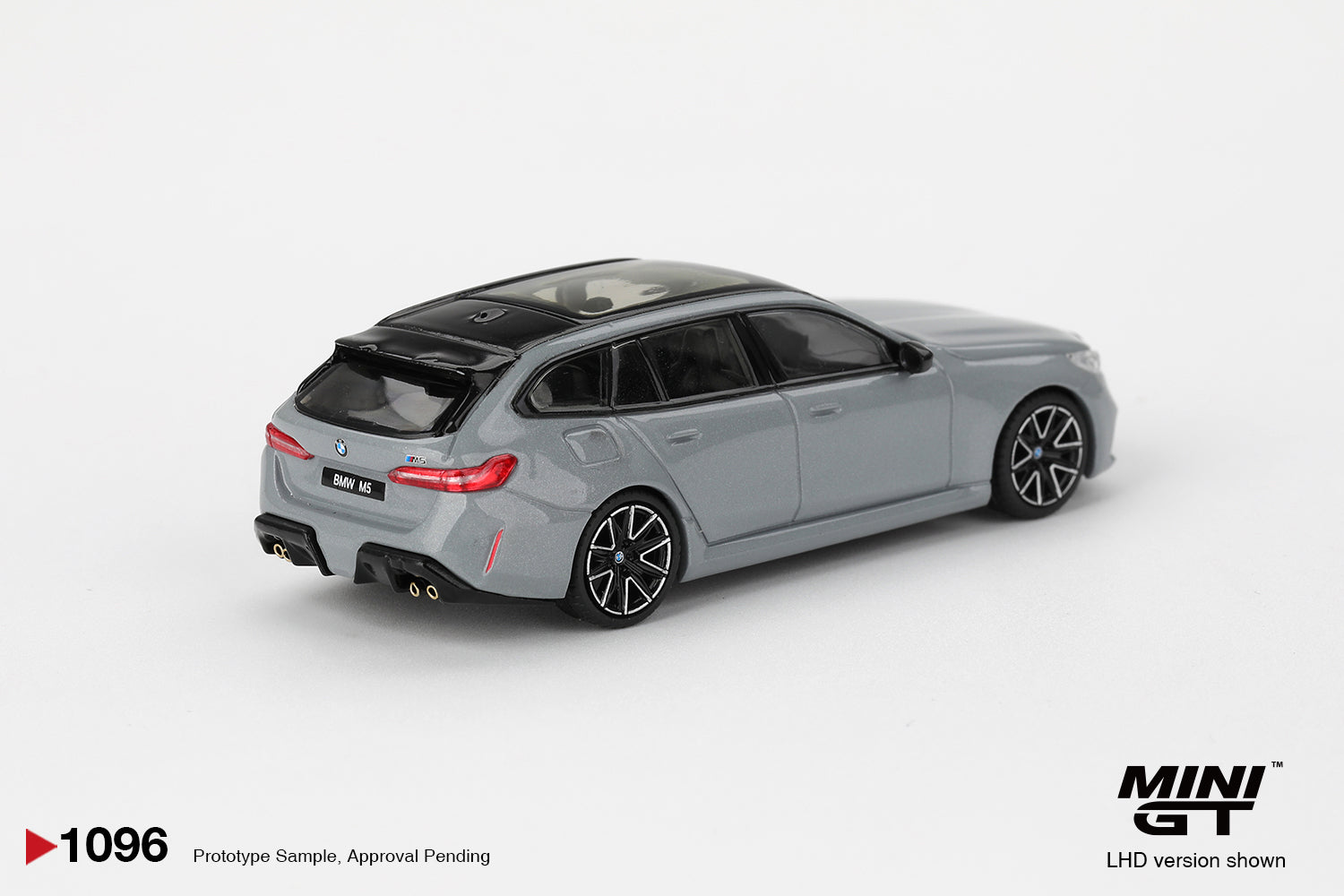 Sắp ra mắt Tháng 04/2026 mô hình xe Mini GT 1:64 BMW M5 Touring G99 Brooklyn Grey Metallic MGT01096