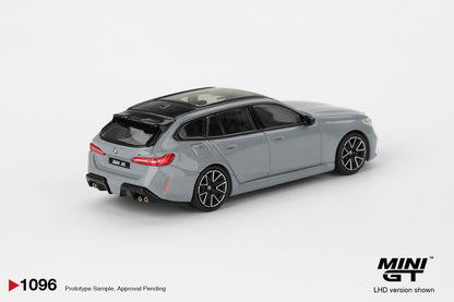 Sắp ra mắt Tháng 04/2026 mô hình xe Mini GT 1:64 BMW M5 Touring G99 Brooklyn Grey Metallic MGT01096