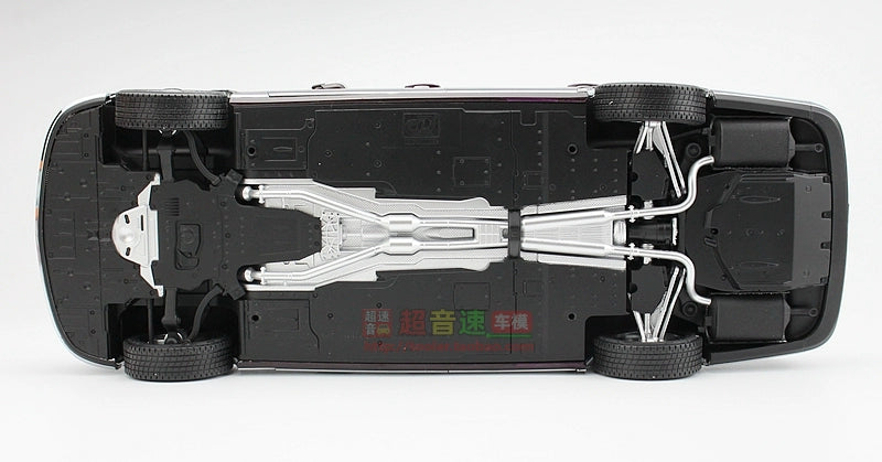 Mô hình xe LCD 1/18 Toyota Century full open