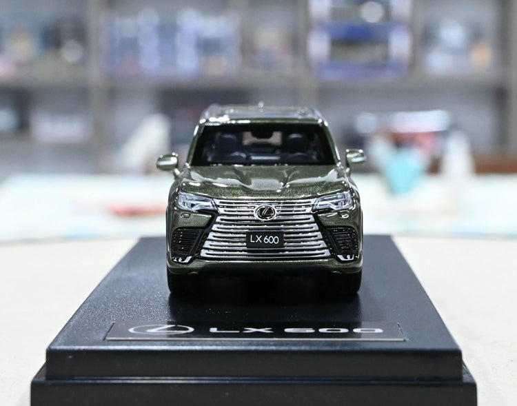 Mô hình xe LCD 1/64 Lexus LX600