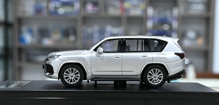 Mô hình xe LCD 1/64 Lexus LX600