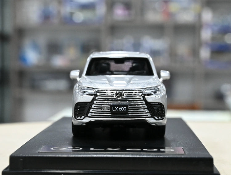 Mô hình xe LCD 1/64 Lexus LX600