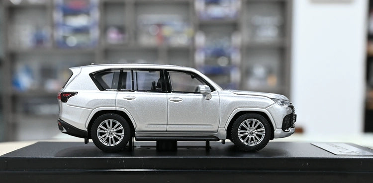 Mô hình xe LCD 1/64 Lexus LX600