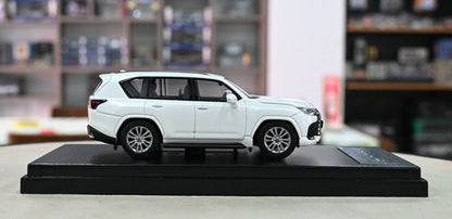 Mô hình xe LCD 1/64 Lexus LX600