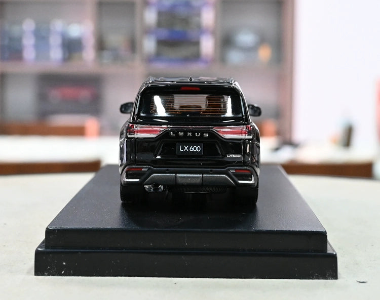 Mô hình xe LCD 1/64 Lexus LX600