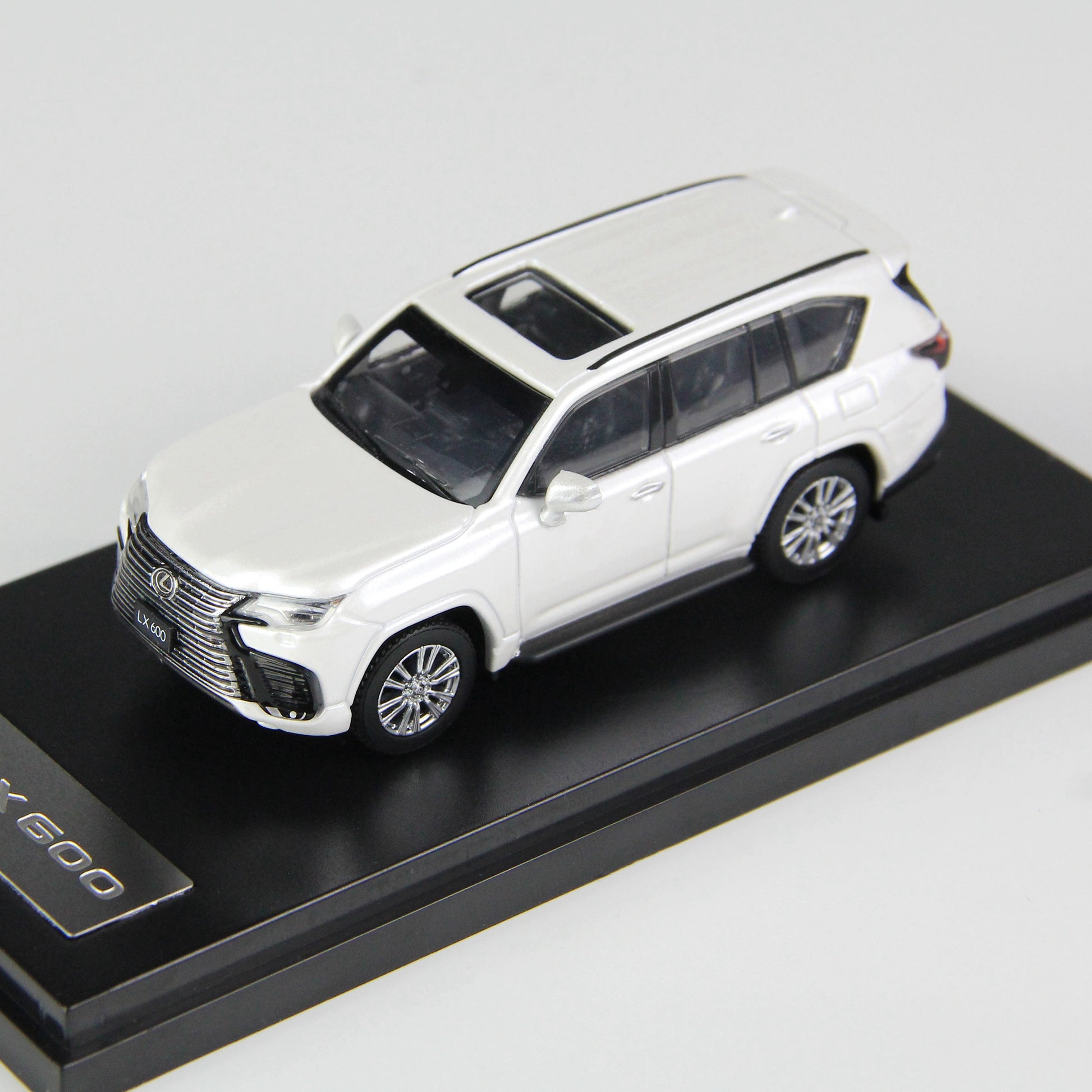 Mô hình xe LCD 1/64 Lexus LX600