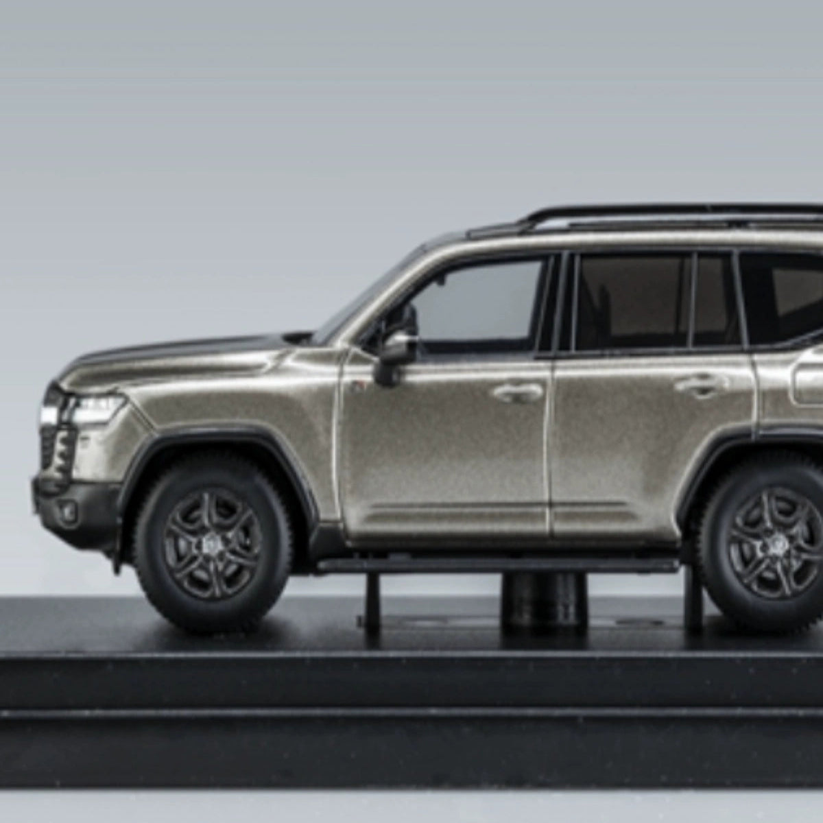 Mô hình xe LCD 1/64 Toyota LC300 GR Sport
