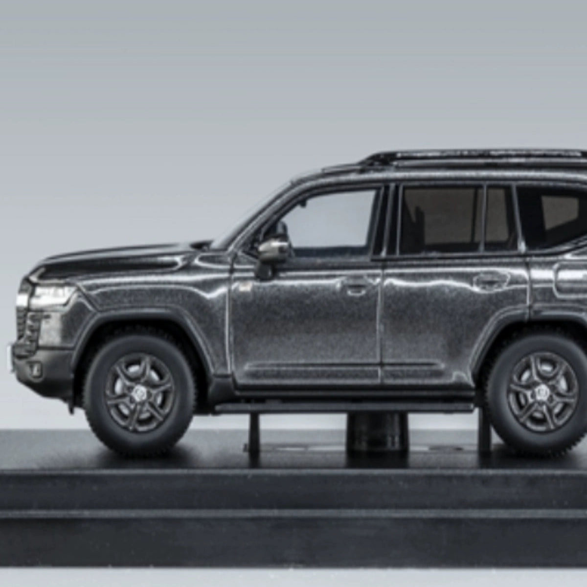 Mô hình xe LCD 1/64 Toyota LC300 GR Sport