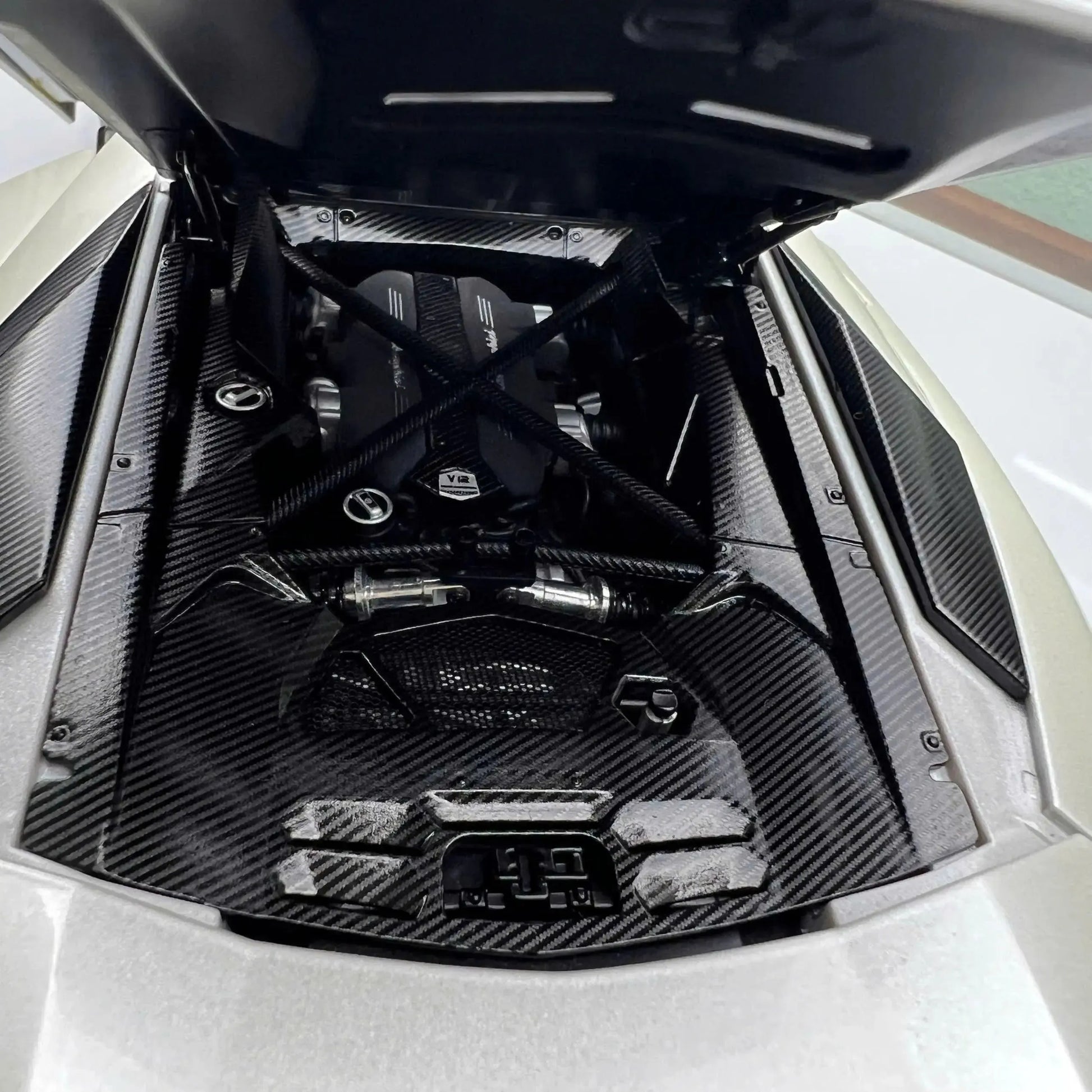 Mô hình xe Lamborghini Aventador White AUTOart 1/18