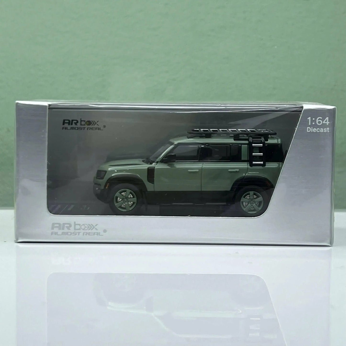 Mô hình xe Land Rover Defender 110 Green 70th ARBox 1:64 (Bản kỷ niệm)