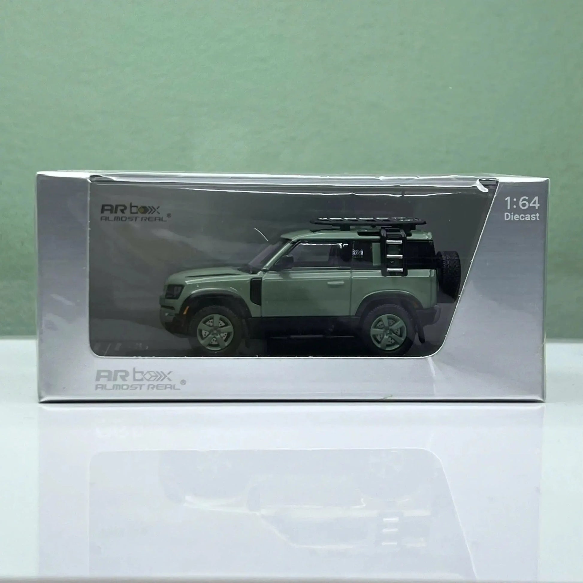 Mô hình xe Land Rover Defender 110 Green 70th ARBox 1:64 (Bản kỷ niệm)