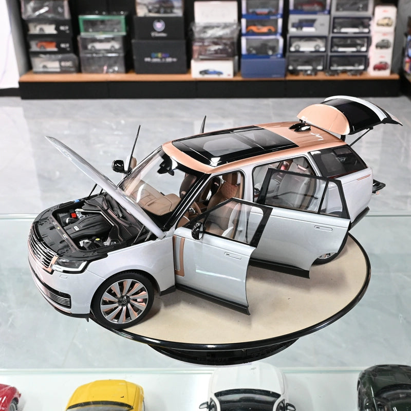 Mô hình xe Lexus 1/18 Land Rover LWB