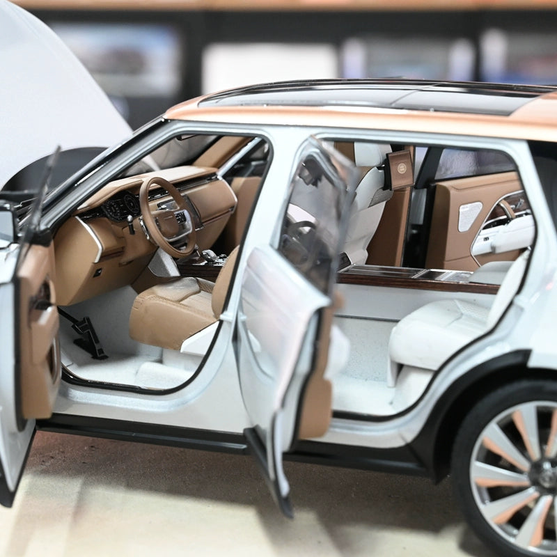 Mô hình xe Lexus 1/18 Land Rover LWB