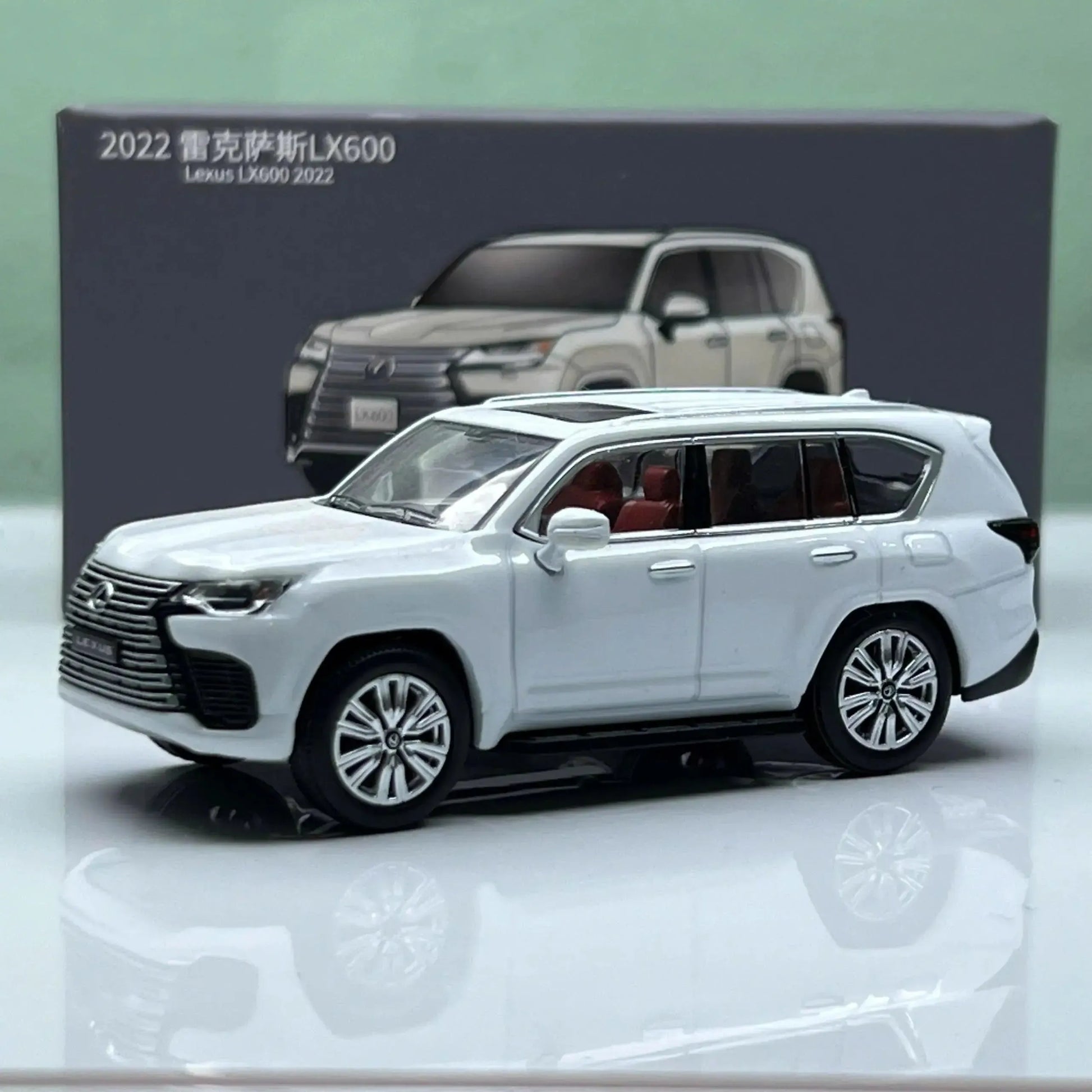 Mô hình xe Lexus LX600 Trắng/Xám 2022