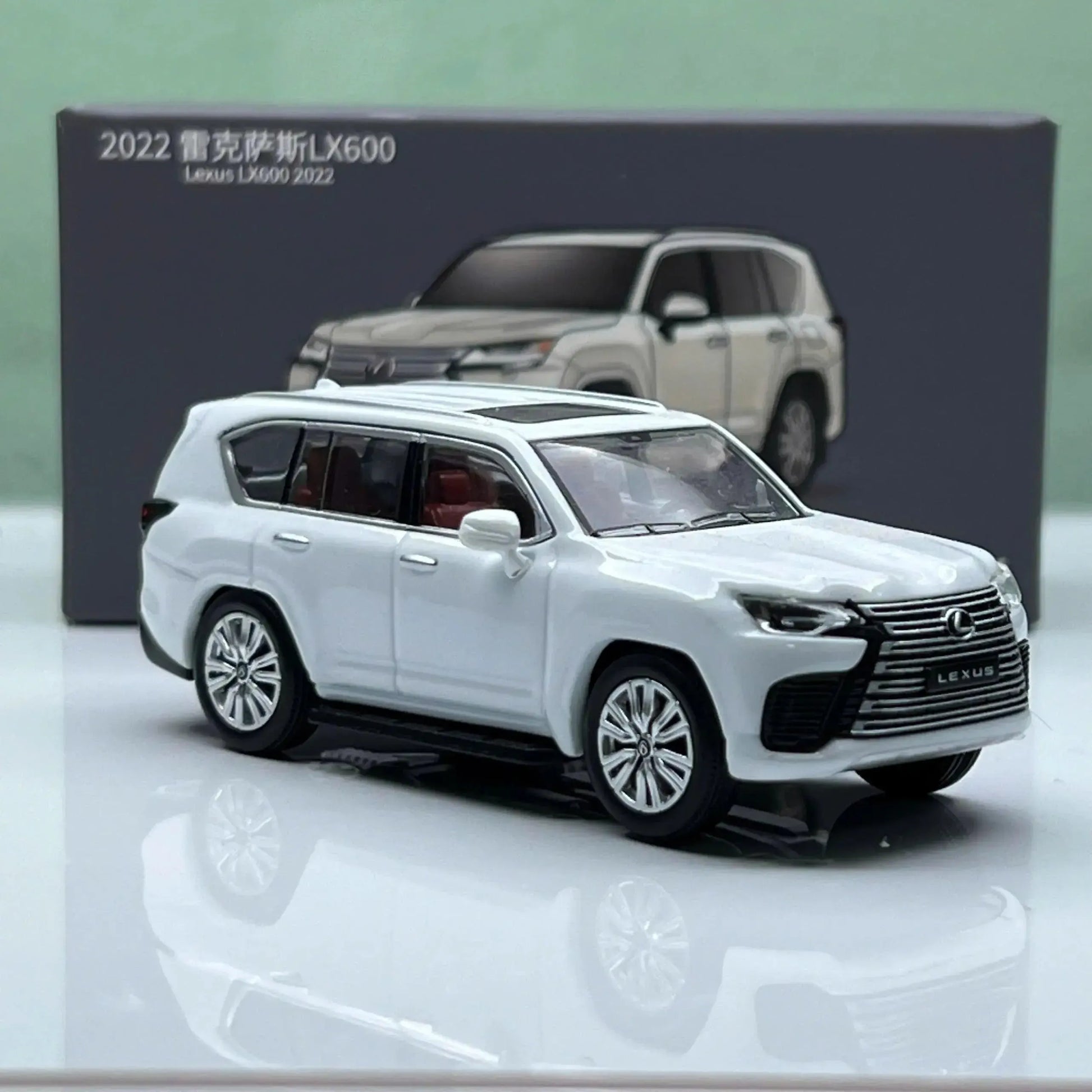 Mô hình xe Lexus LX600 Trắng/Xám 2022