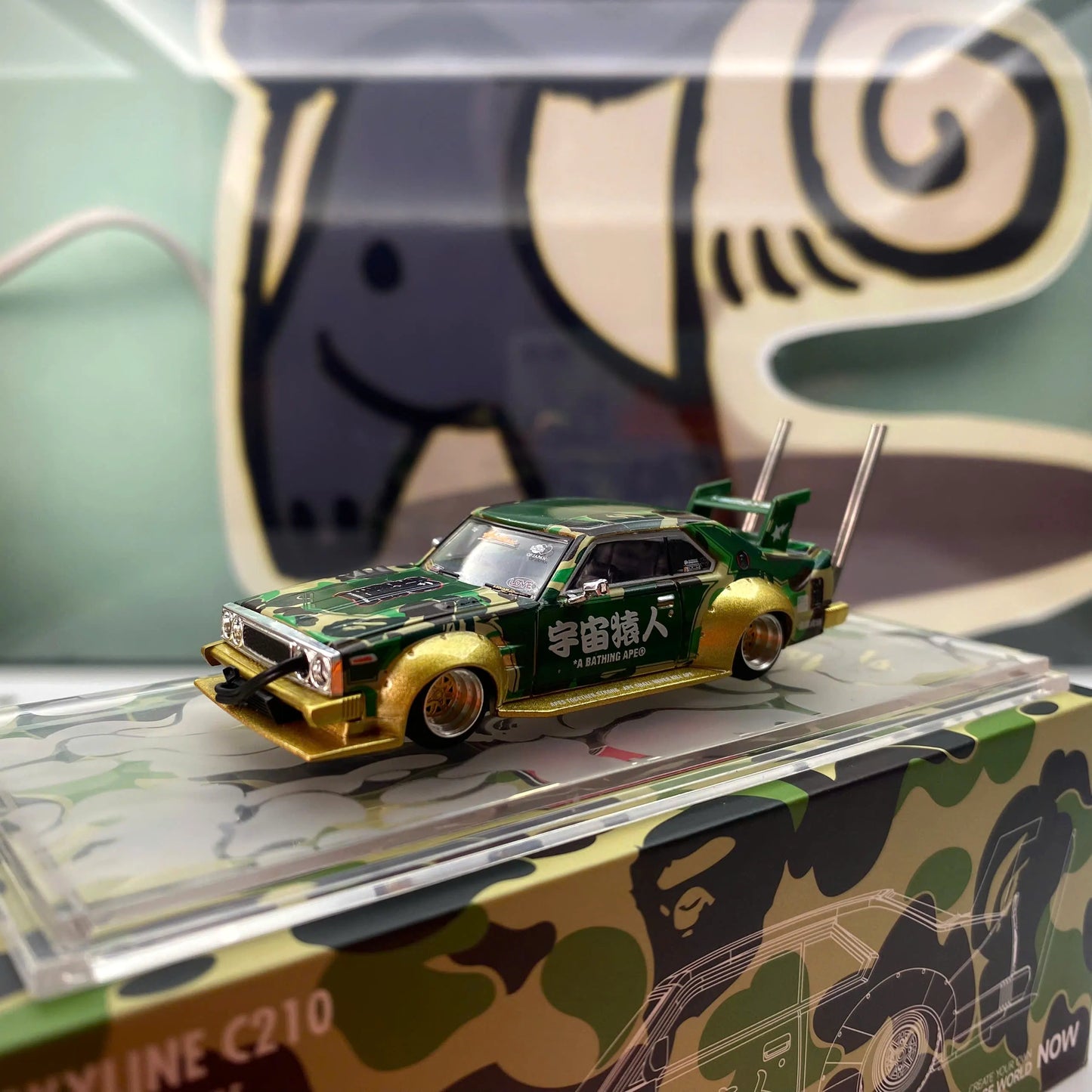 Mô hình xe Nissan Skyline C210 Bosozoku Pop Race x BAPE 1/64