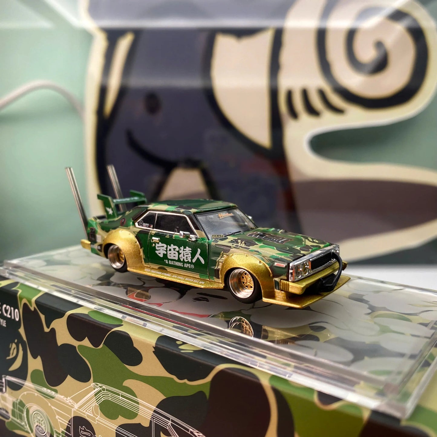 Mô hình xe Nissan Skyline C210 Bosozoku Pop Race x BAPE 1/64
