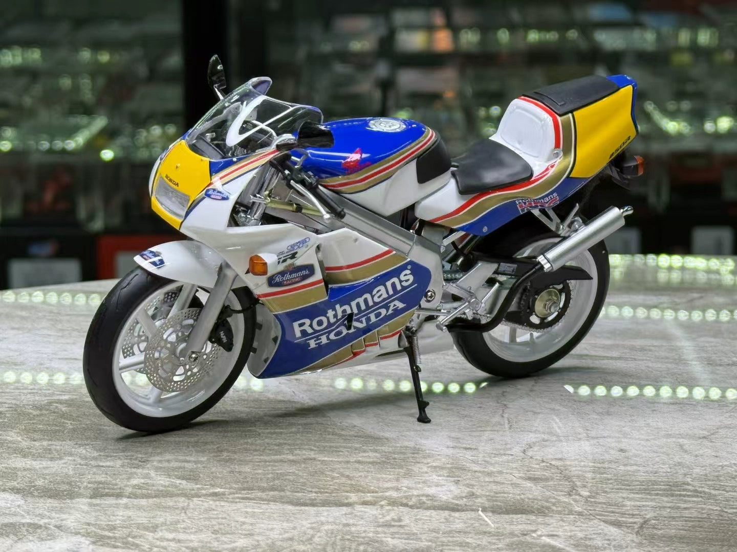 Mô hình xe mô tô LCD 1/12 Honda SNR250R SP