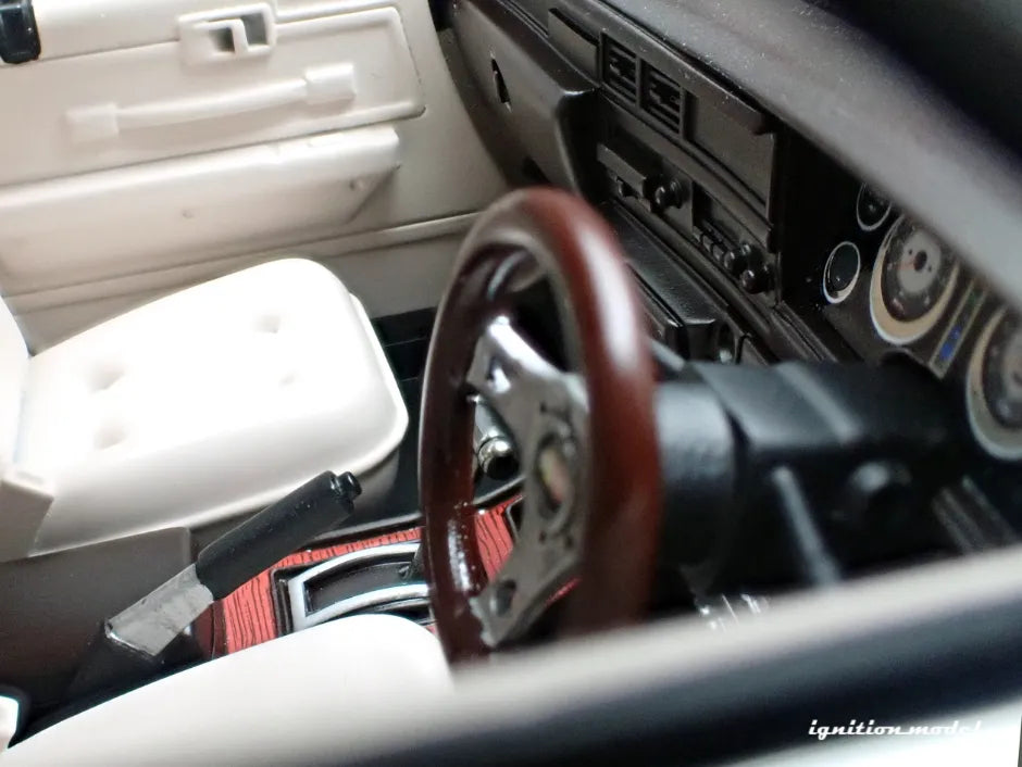 [PRE-SALE Q3/2025] Mô hình xe Ignition Model 1:18 Nissan Cedric Brougham (330) White - IG3561