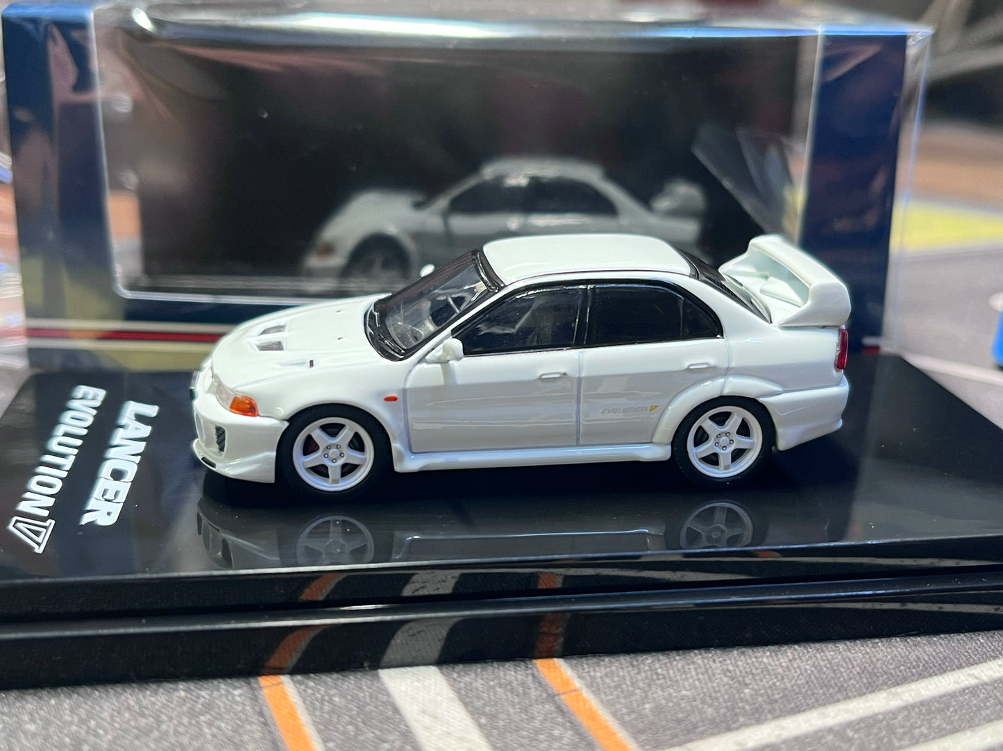 Mô hình xe Hobby Japan 1/64 Mitsubishi Lancer Wing God EVO 5