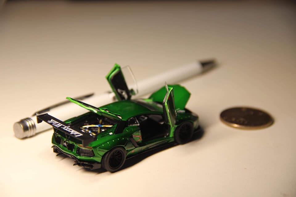 Mô hình xe PGM 1:64 Lamborghini Aventador LP700 Liberty Walk Metallic Green Luxury Edition / PGM-LAMBO-GREEN-1