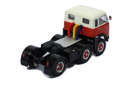 Mô hình xe đầu kéo IXO 1:43 Fiat 690 T1 1962 Red And White - TR101