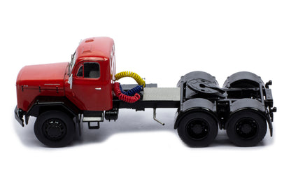 Mô hình xe đầu kéo IXO 1:43 Magirus Jupiter 6X6 Red - TR120.22