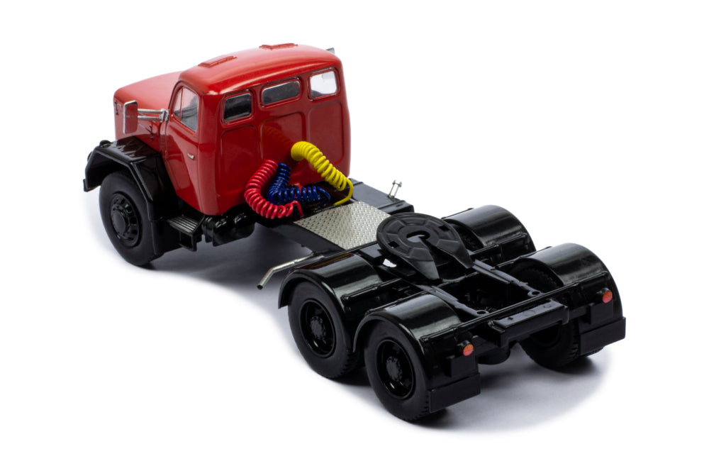 Mô hình xe đầu kéo IXO 1:43 Magirus Jupiter 6X6 Red - TR120.22