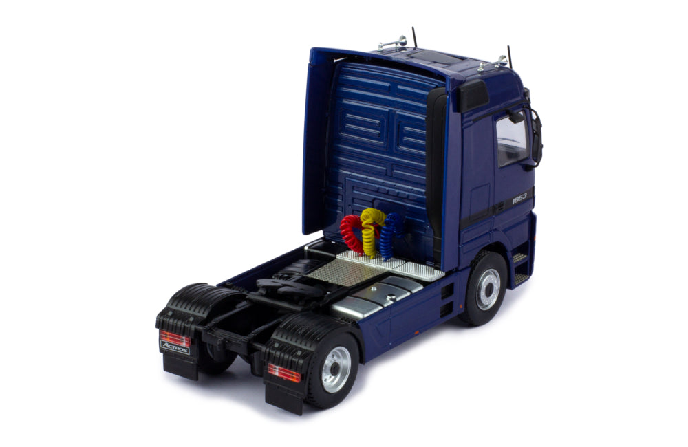 Mô hình xe đầu kéo IXO 1:43 Mercedes-Benz Actros Mp1 1995 Dark Blue Metallic - TR121.22