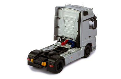 Mô hình xe đầu kéo IXO 1:43 Mercedes-Benz Actros Mp4 Silver - TR124.22