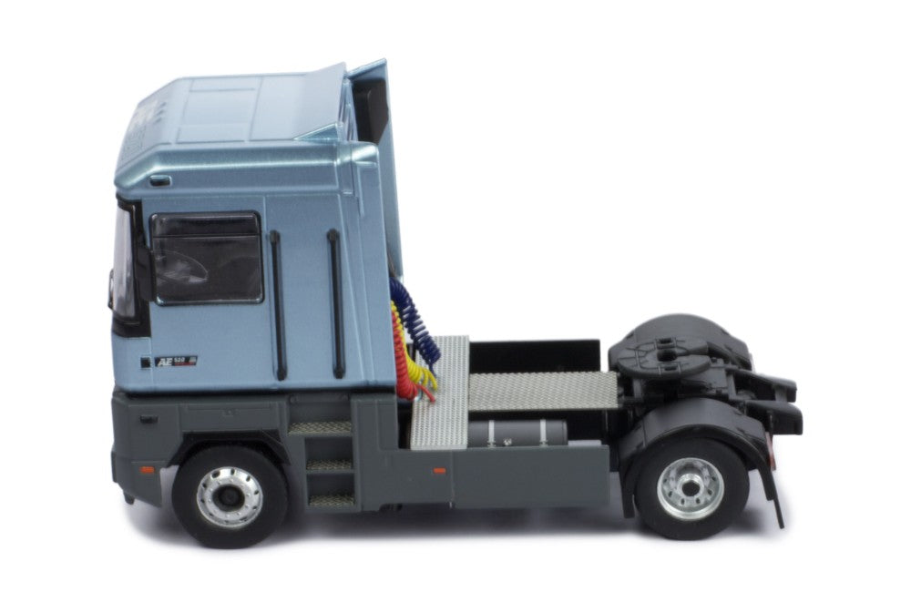 Mô hình xe đầu kéo IXO 1:43 Renault Magnum Ae 520 Ti 1994 Metallic Grey - TR125.22
