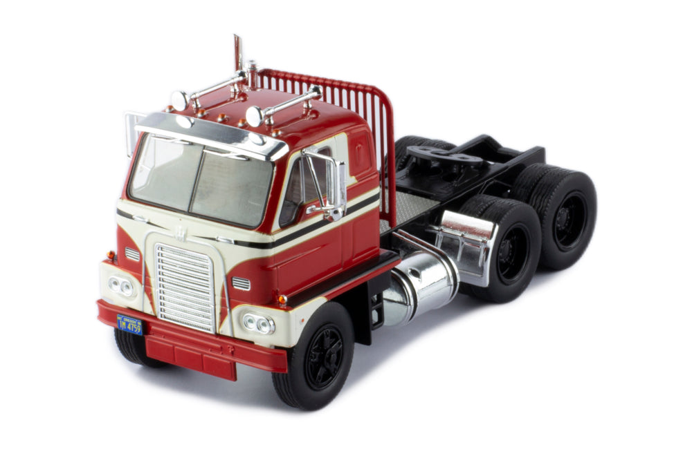 Mô hình xe đầu kéo IXO 1:43 International Harvester Dcof-405聽 1959 White And Red - TR130.22
