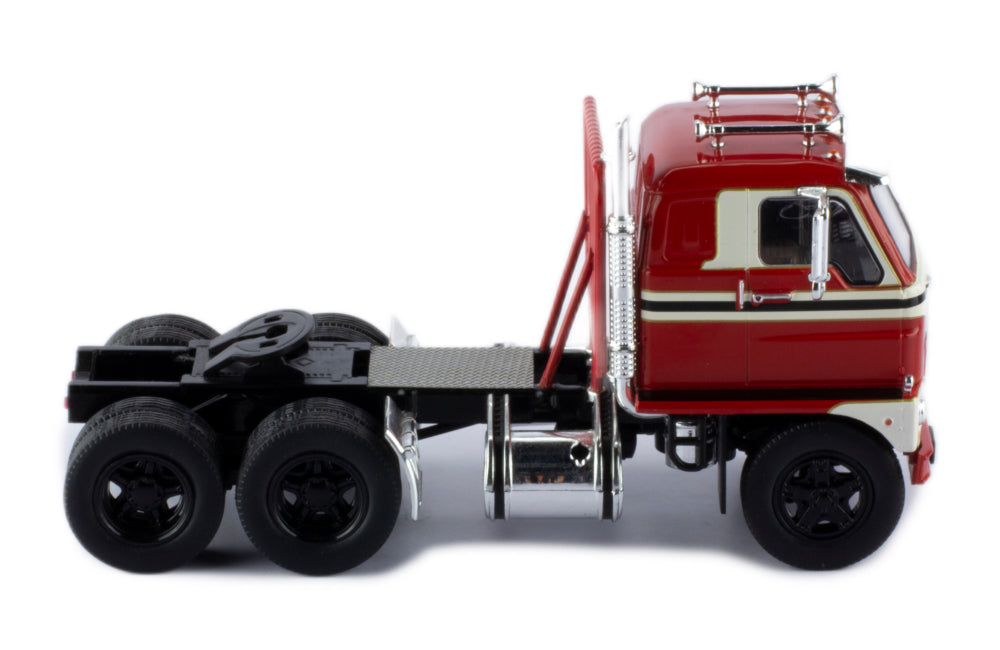 Mô hình xe đầu kéo IXO 1:43 International Harvester Dcof-405聽 1959 White And Red - TR130.22