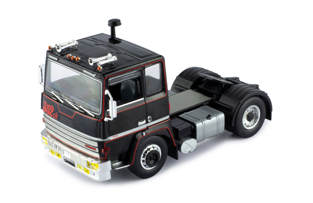 Mô hình xe đầu kéo IXO 1:43 Berliet Tr 350 1978 Black - TR140.22