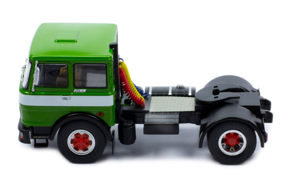 Mô hình xe đầu kéo IXO 1:43 Fiat 690 N1 1980 Green And White - TR147.22
