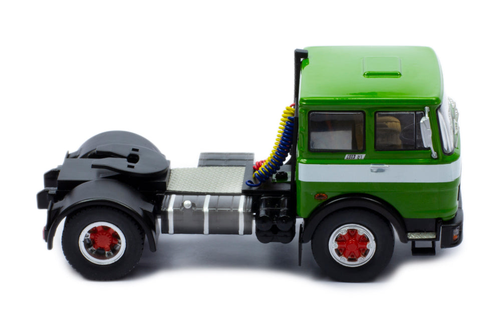 Mô hình xe đầu kéo IXO 1:43 Fiat 690 N1 1980 Green And White - TR147.22