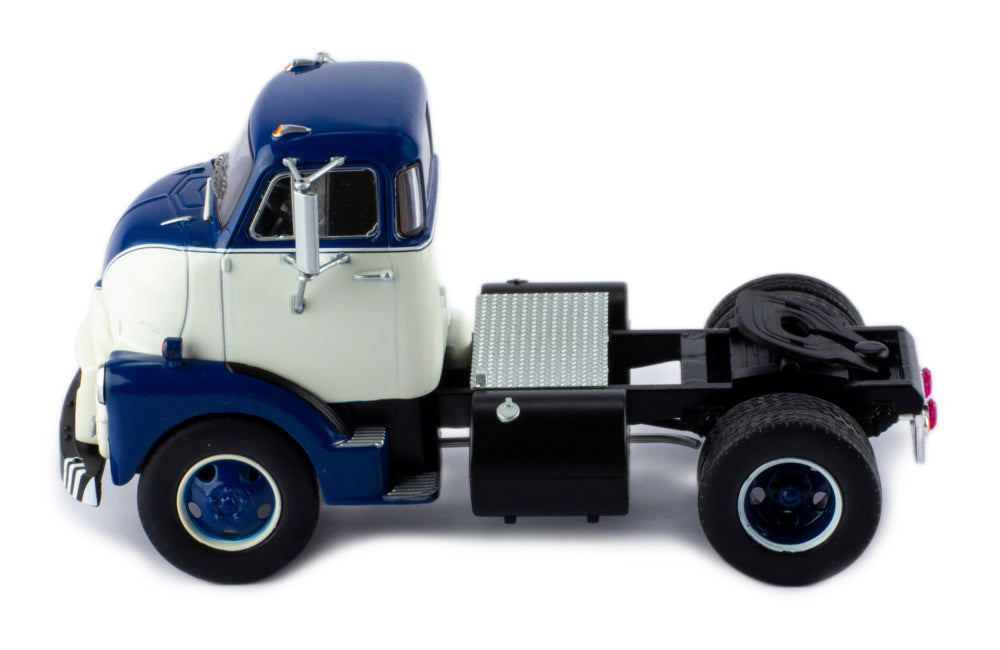 Mô hình xe đầu kéo IXO 1:43 Gmc 950 Coe 1954 White And Blue - TR150.22