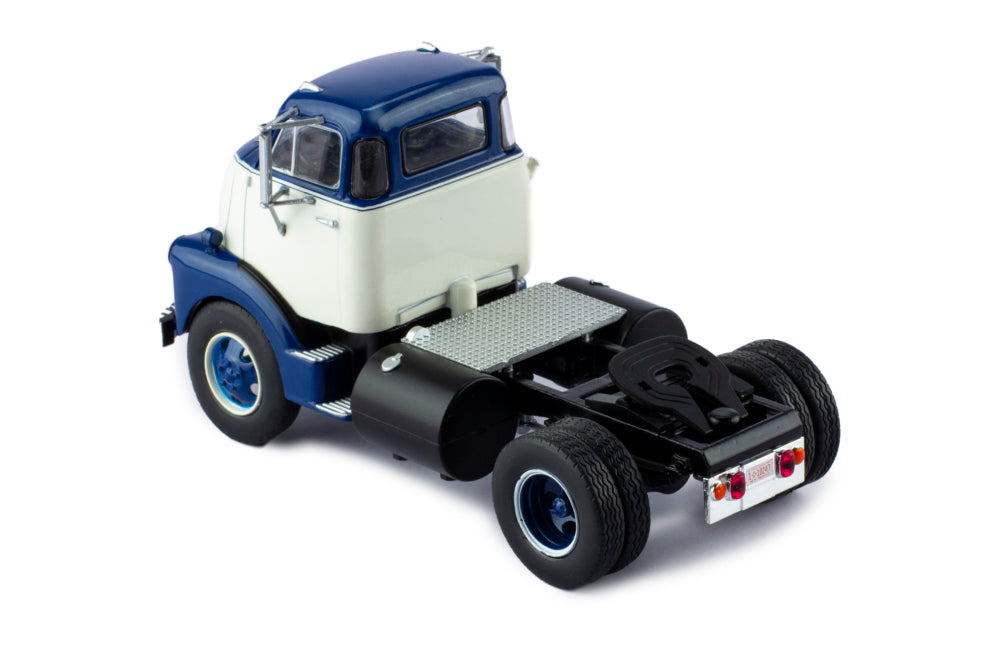 Mô hình xe đầu kéo IXO 1:43 Gmc 950 Coe 1954 White And Blue - TR150.22