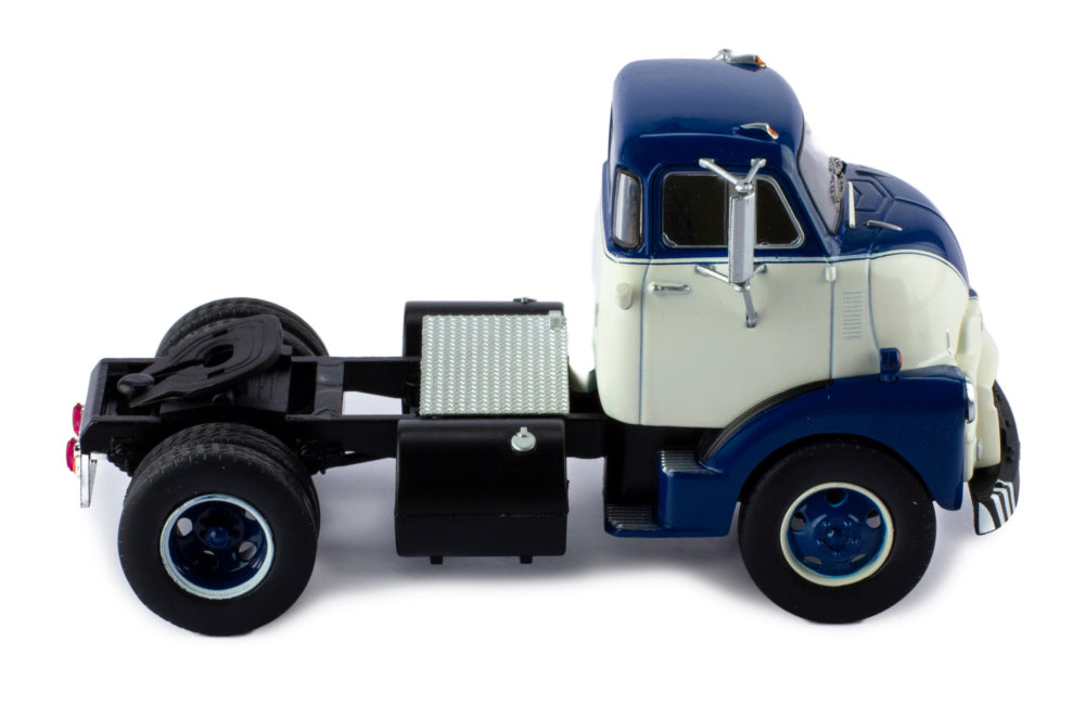 Mô hình xe đầu kéo IXO 1:43 Gmc 950 Coe 1954 White And Blue - TR150.22