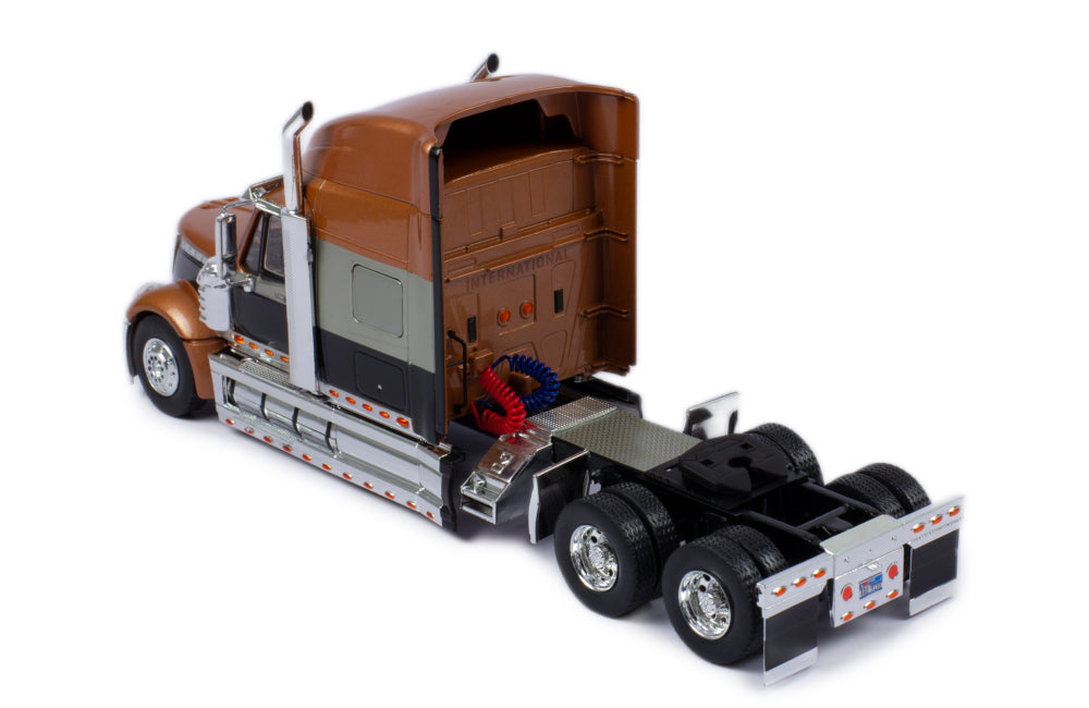 Mô hình xe đầu kéo IXO 1:43 International Lonestar 2010 Mettalic Orange And Black - TR152.22