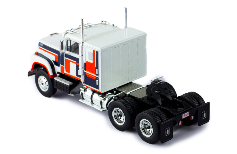 Mô hình xe đầu kéo IXO 1:43 International Transtar 4300 1980 White With Stripes - TR153.22