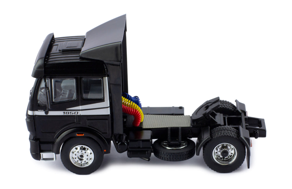 Mô hình xe đầu kéo IXO 1:43 Mercedes-Benz Sk Ii 1838 1994 Black - TR156.22