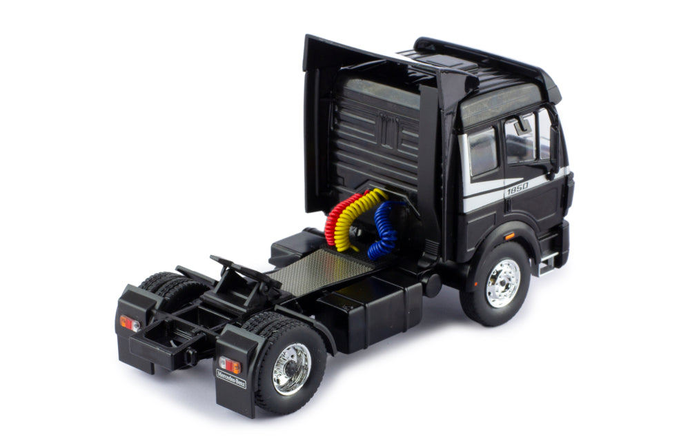 Mô hình xe đầu kéo IXO 1:43 Mercedes-Benz Sk Ii 1838 1994 Black - TR156.22