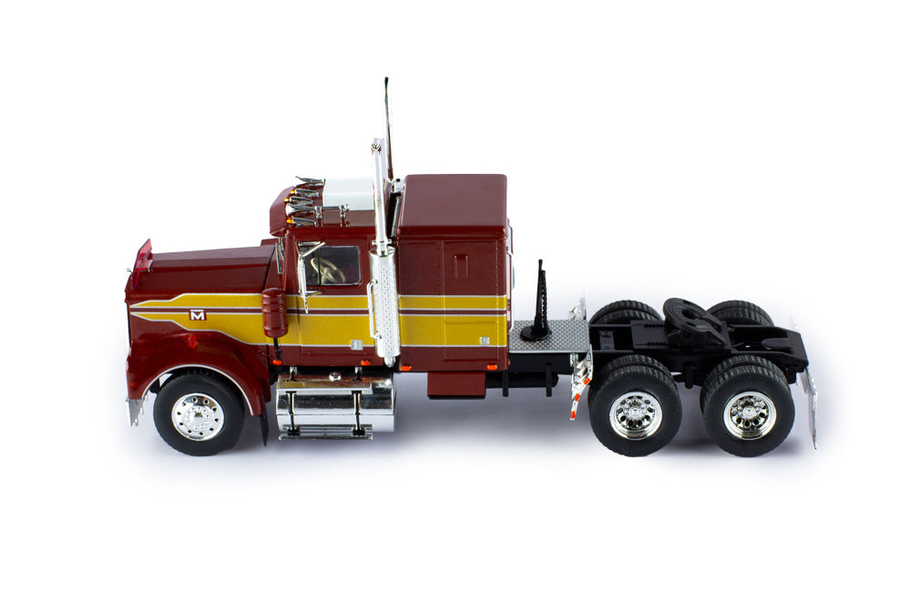 Mô hình xe đầu kéo IXO 1:43 Marmon Chdt 1980 Metallic Red - TR157.22