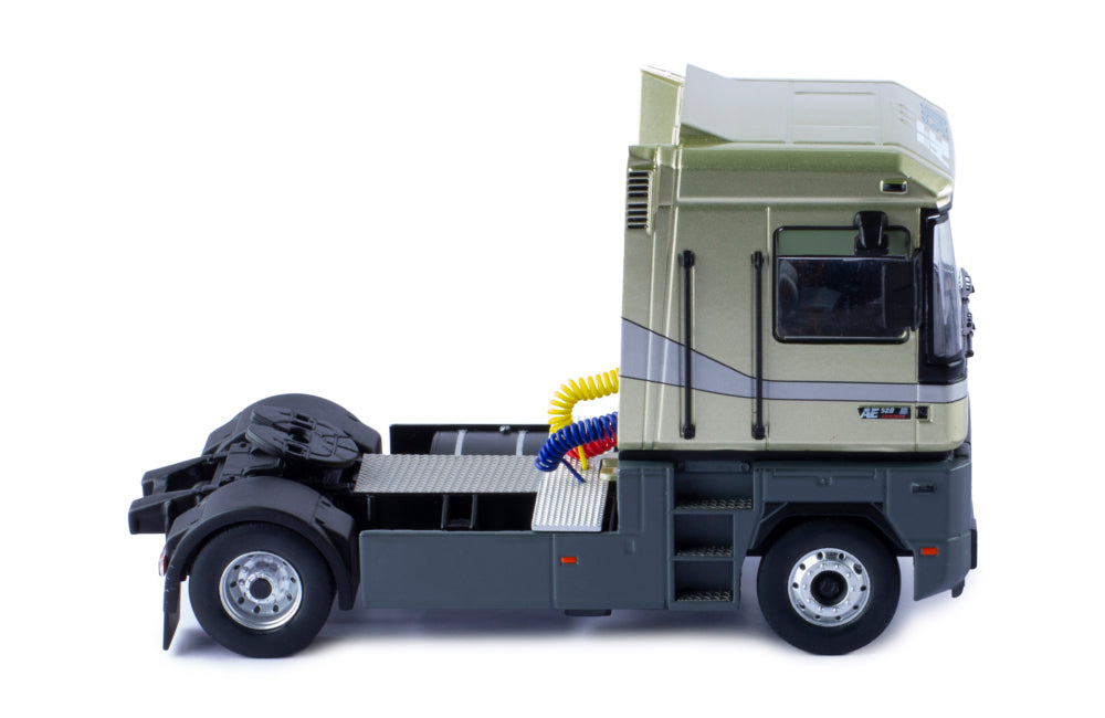 Mô hình xe đầu kéo IXO 1:43 Renault Magnum Ae 520 Ti 1994 Metallic Beige - TR159.22