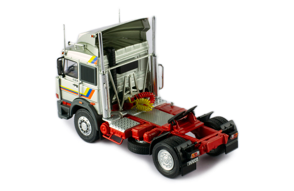 Mô hình xe đầu kéo IXO 1:43 Iveco Turbostar 1984 Silver - TR163.22