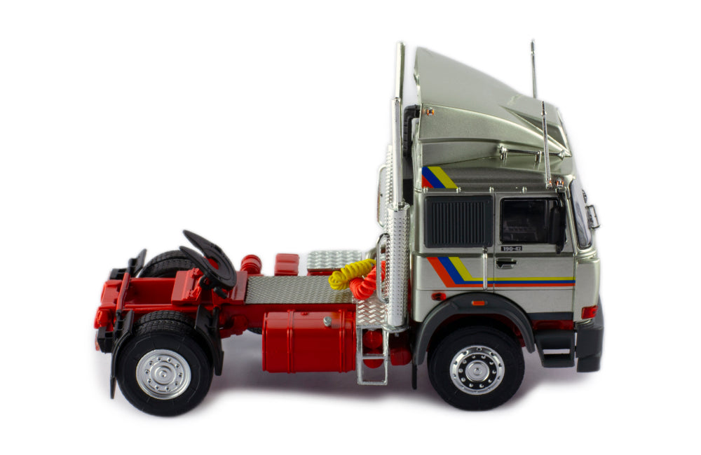 Mô hình xe đầu kéo IXO 1:43 Iveco Turbostar 1984 Silver - TR163.22