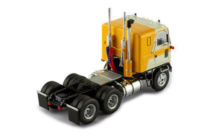 Mô hình xe đầu kéo IXO 1:43 Gmc Astro 95 1970 White And Yellow - TR167.22