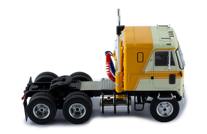 Mô hình xe đầu kéo IXO 1:43 Gmc Astro 95 1970 White And Yellow - TR167.22